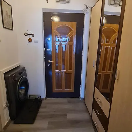 Apartment In City's Heart *